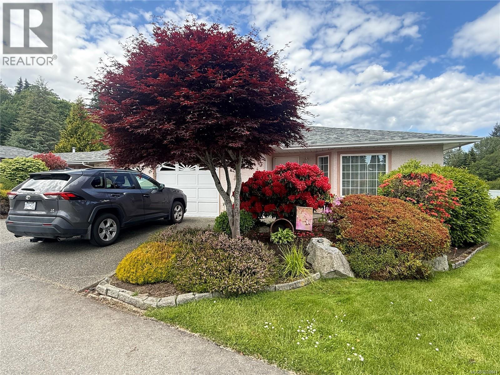 #4 6111 SAYWARD RD - 26