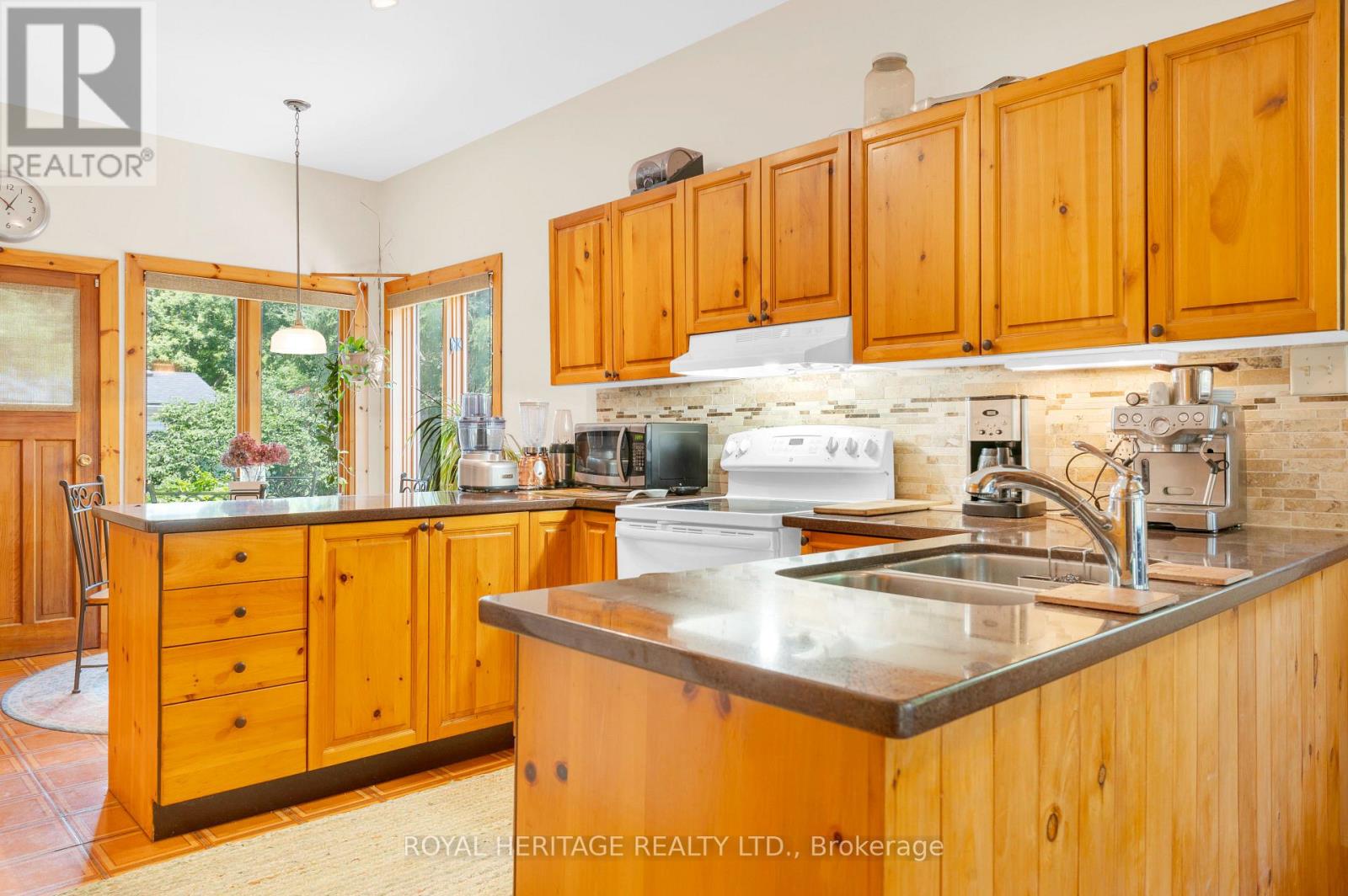 141 FOSTER AVENUE - 15