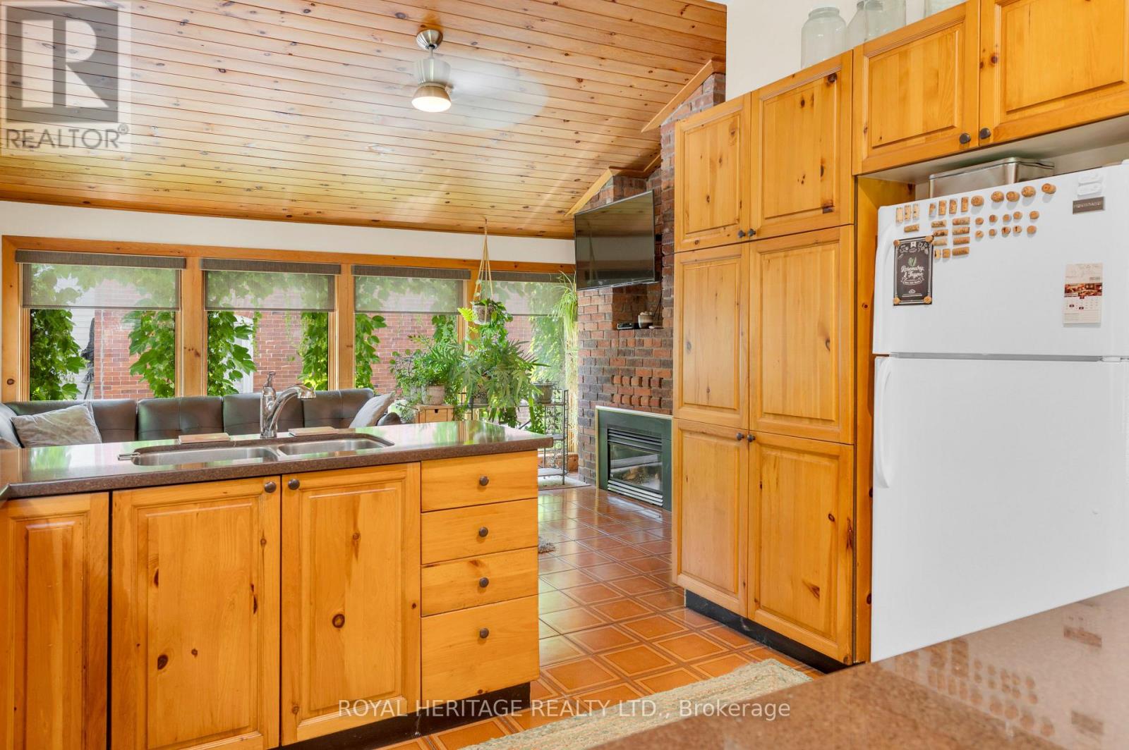 141 FOSTER AVENUE - 17