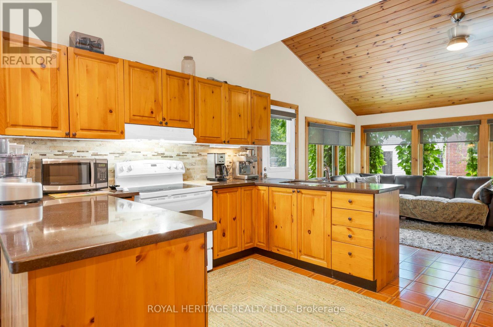 141 FOSTER AVENUE - 20