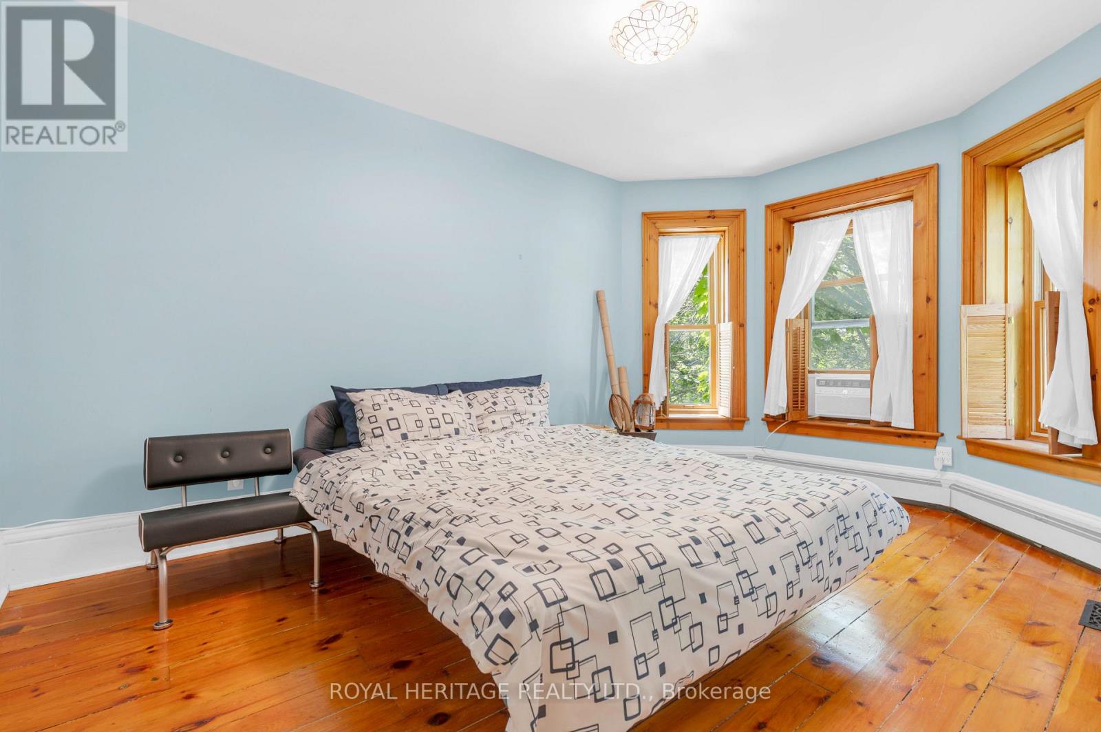 141 FOSTER AVENUE - 23