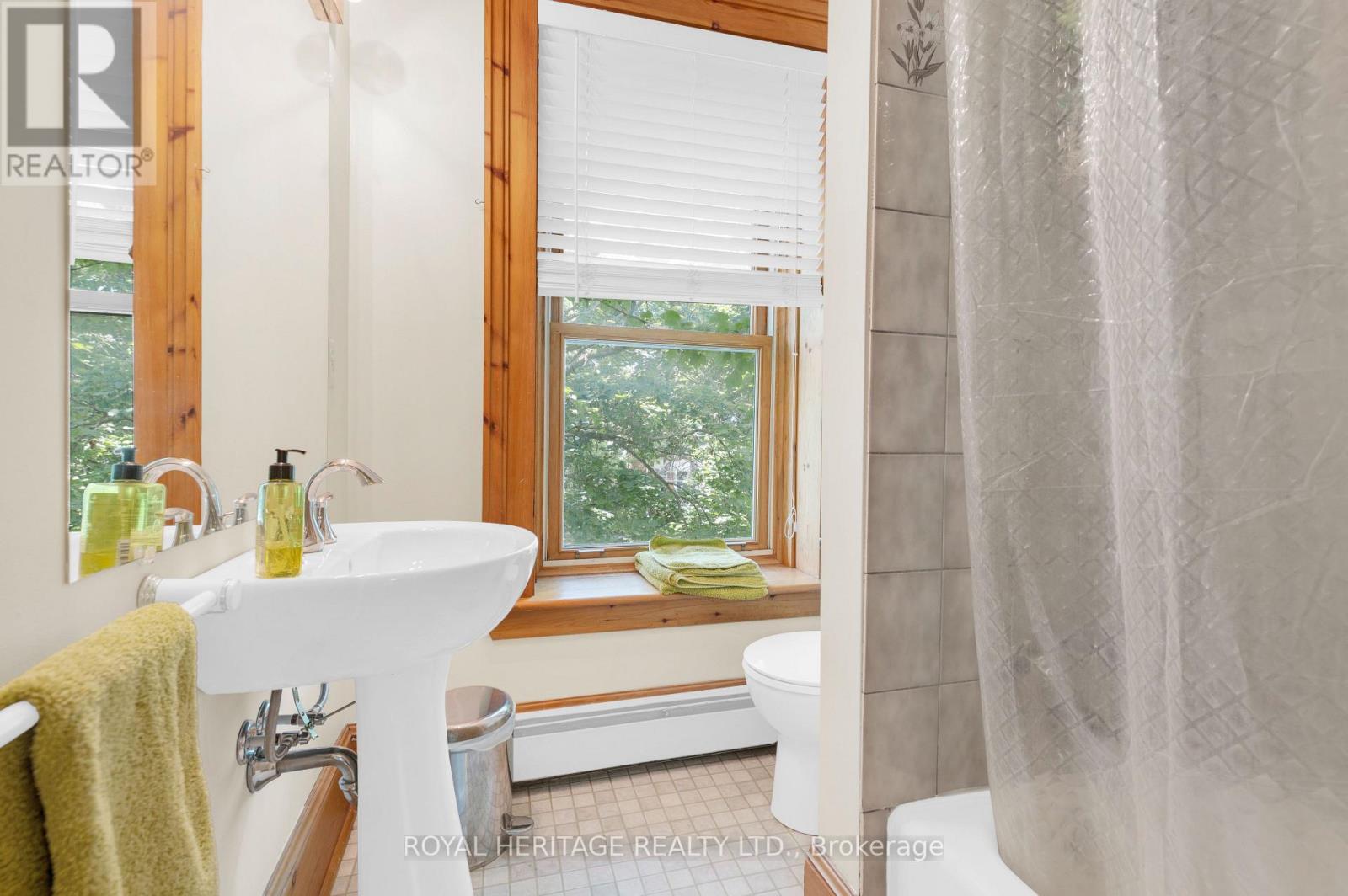 141 FOSTER AVENUE - 24