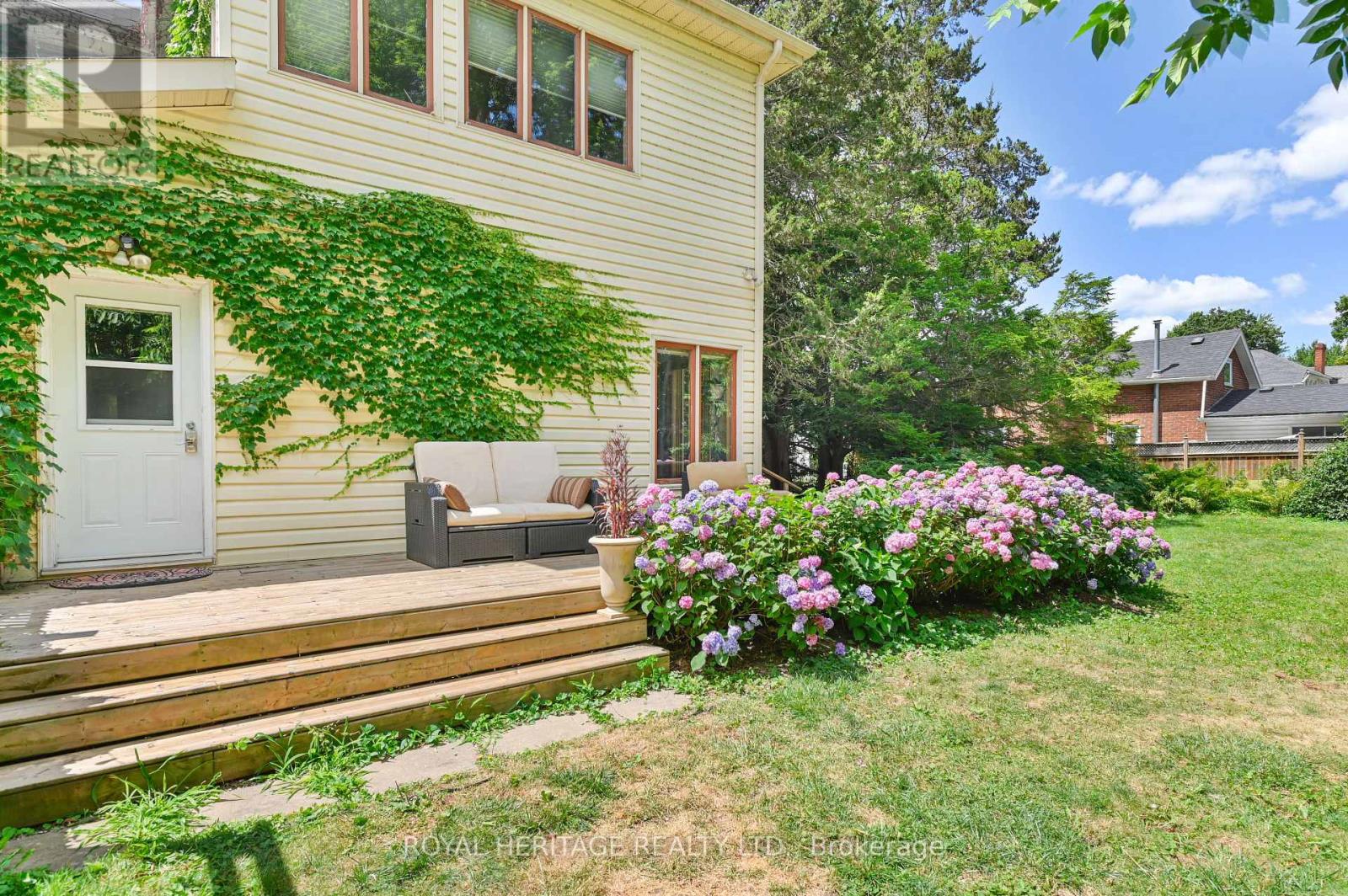 141 FOSTER AVENUE - 30