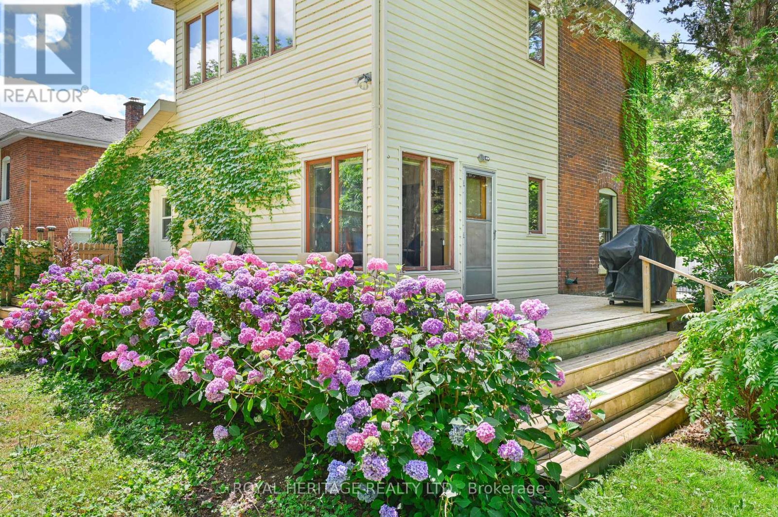 141 FOSTER AVENUE - 35
