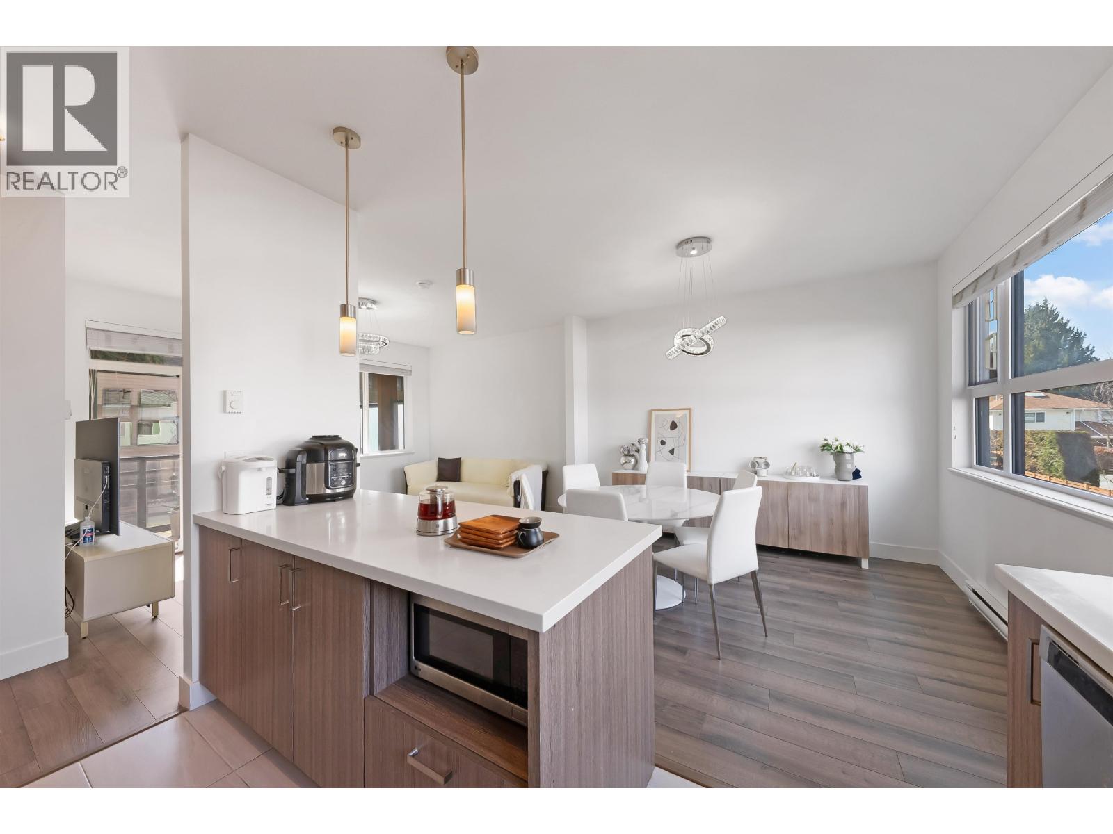 #10-7180 GILBERT Road, Richmond