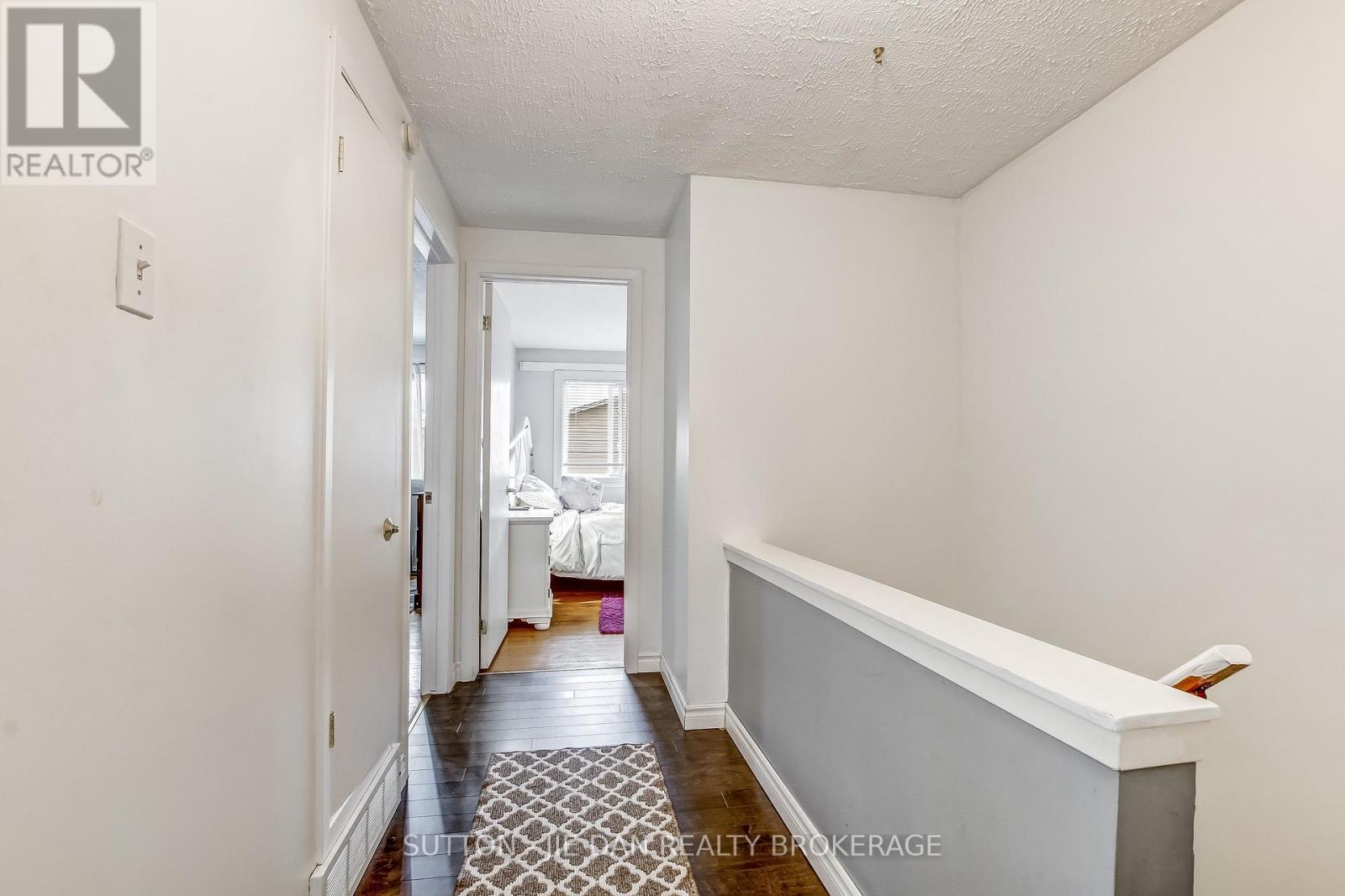 #30 775 OSGOODE DRIVE - 12