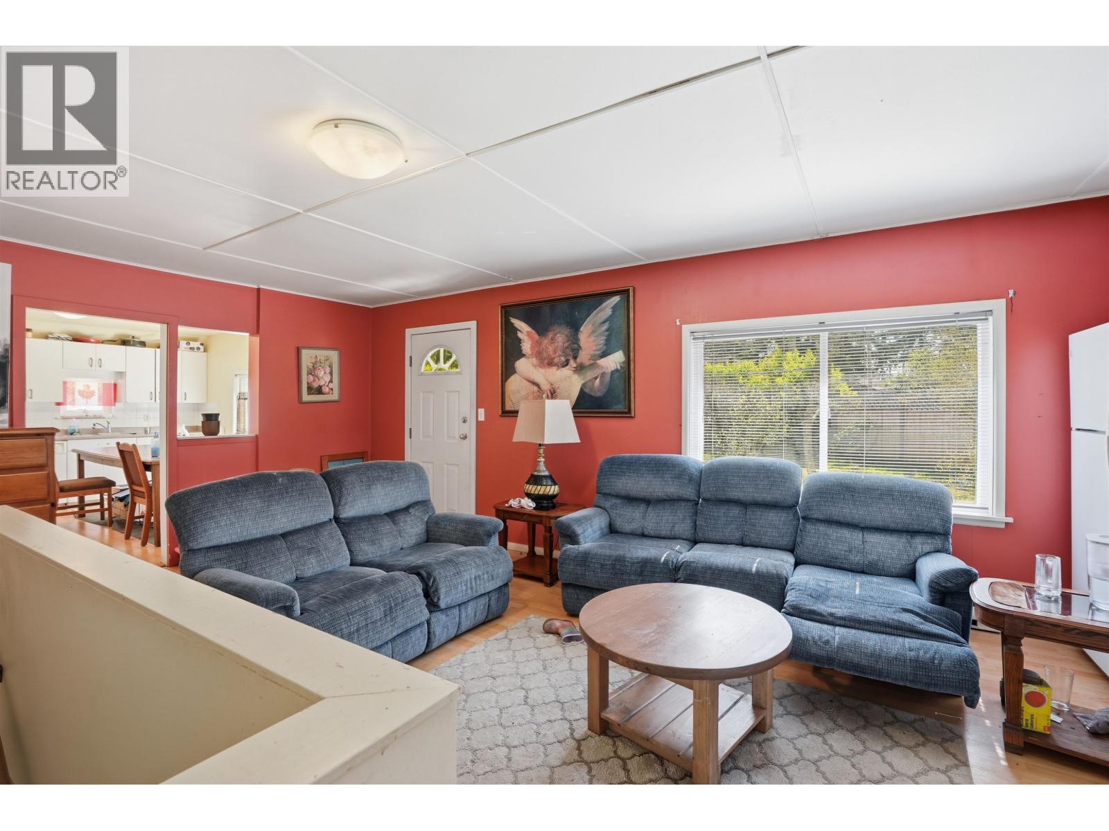 5689 PORPOISE BAY ROAD, Sechelt