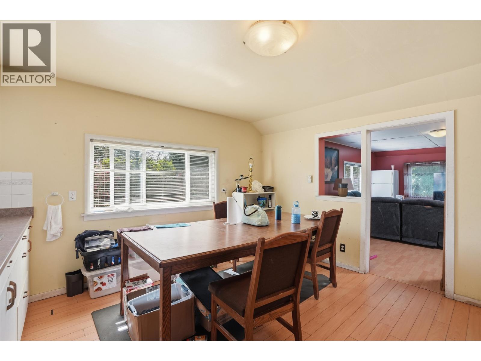 5689 PORPOISE BAY ROAD, Sechelt