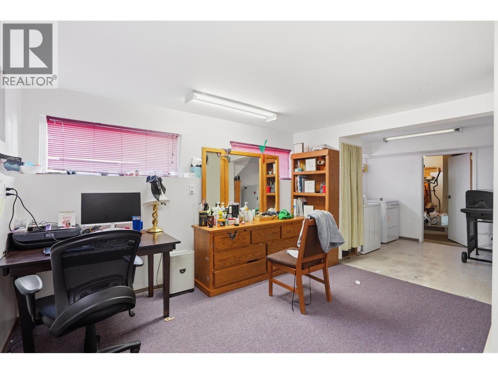 5689 PORPOISE BAY ROAD, Sechelt