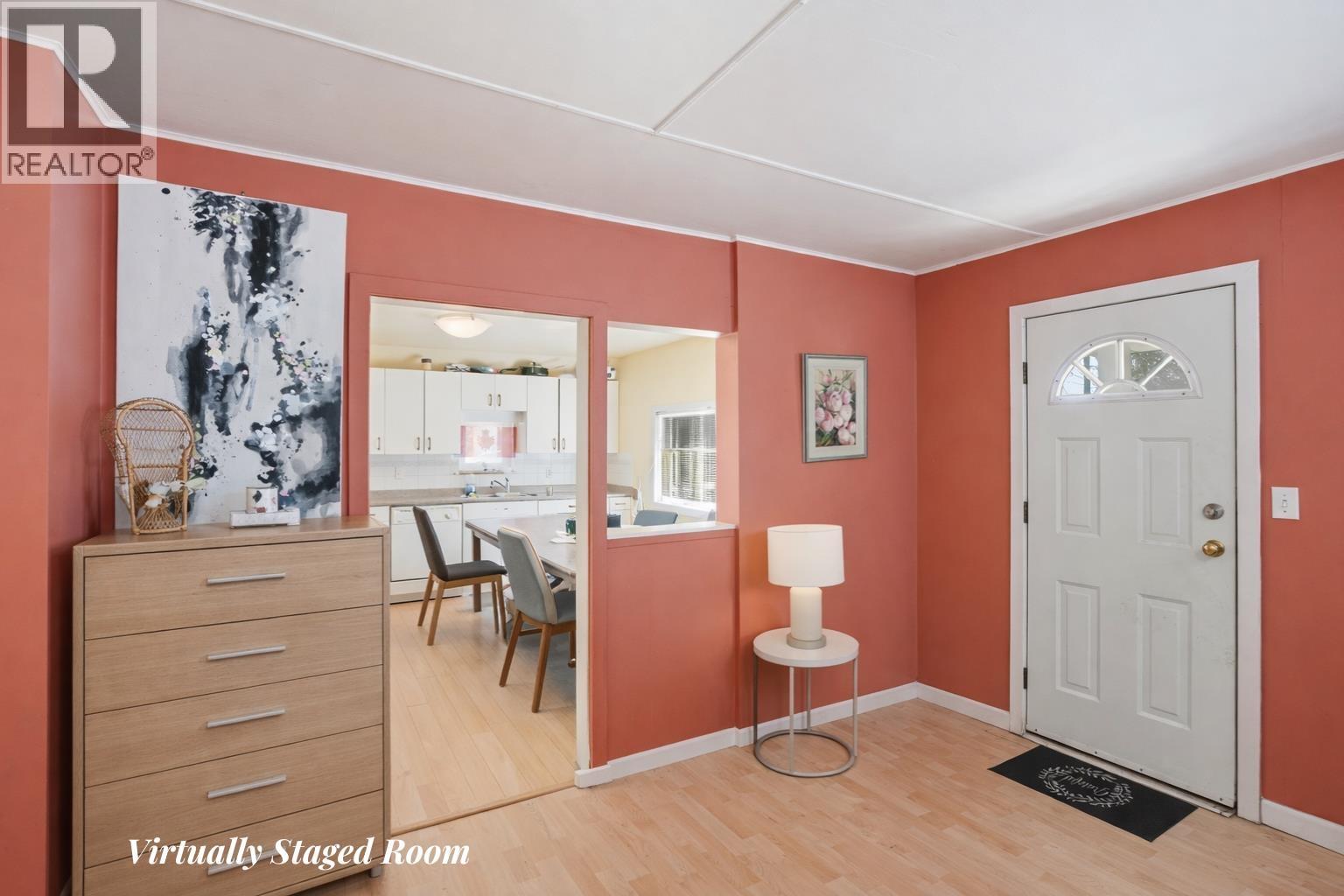 5689 PORPOISE BAY ROAD, Sechelt