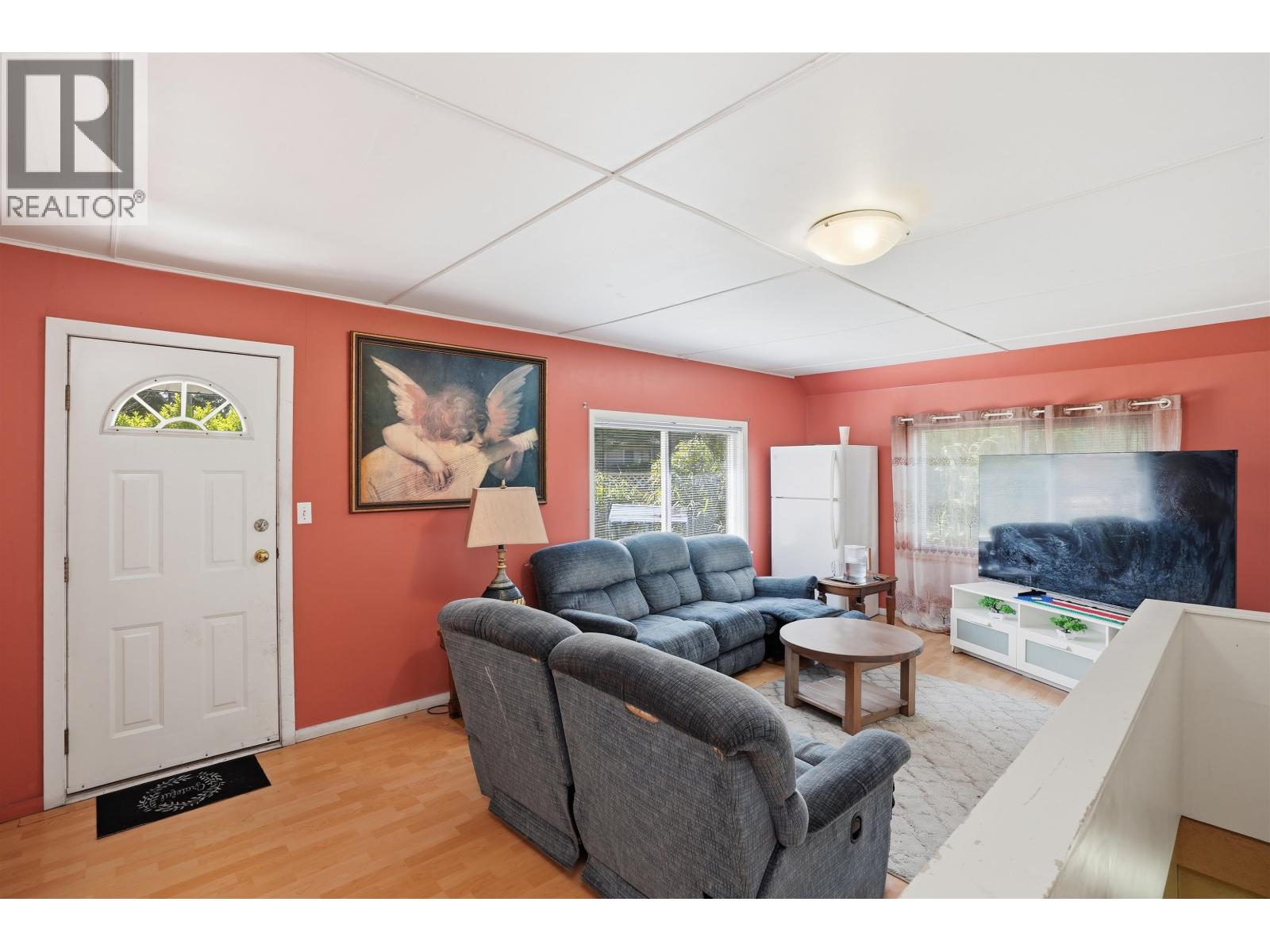 5689 PORPOISE BAY ROAD, Sechelt