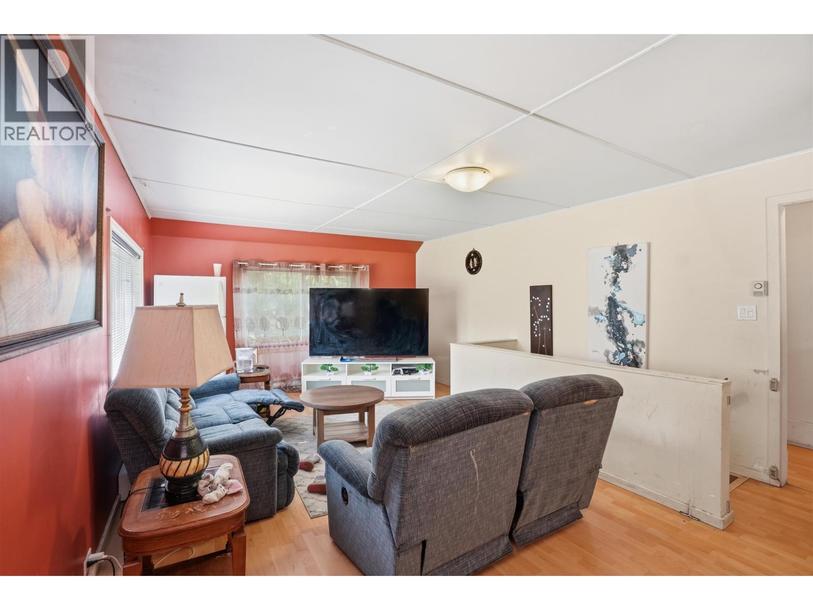 5689 PORPOISE BAY ROAD, Sechelt