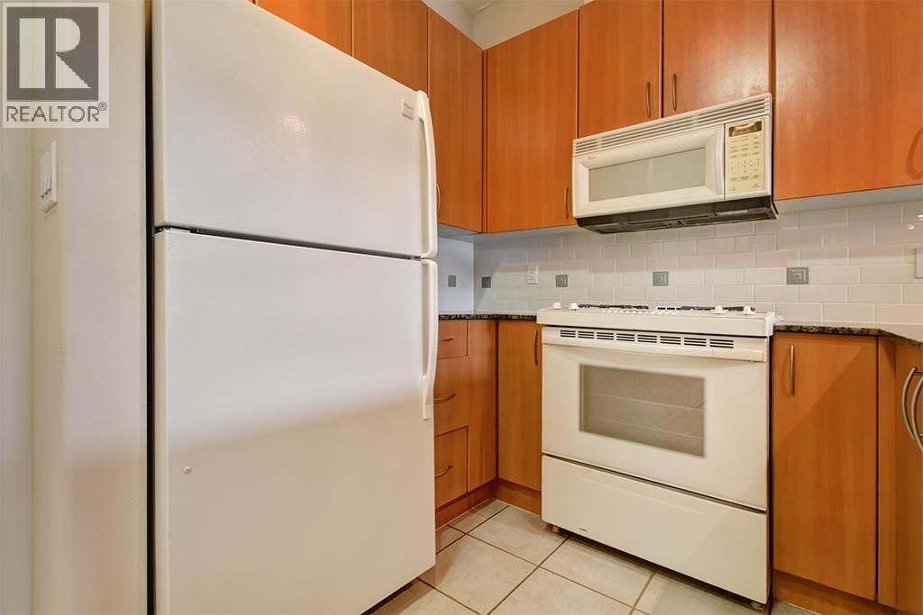 305 8460 GRANVILLE STREET