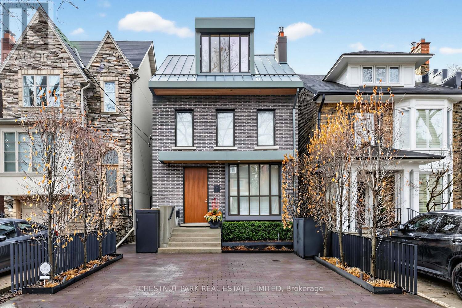 Listing photo of 55 FARNHAM AVENUE