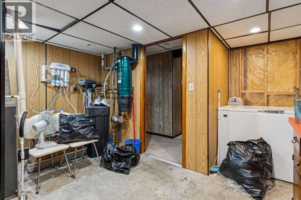 Single Family House for Sale in   Avenue NE Tuxedo Park Calgary 