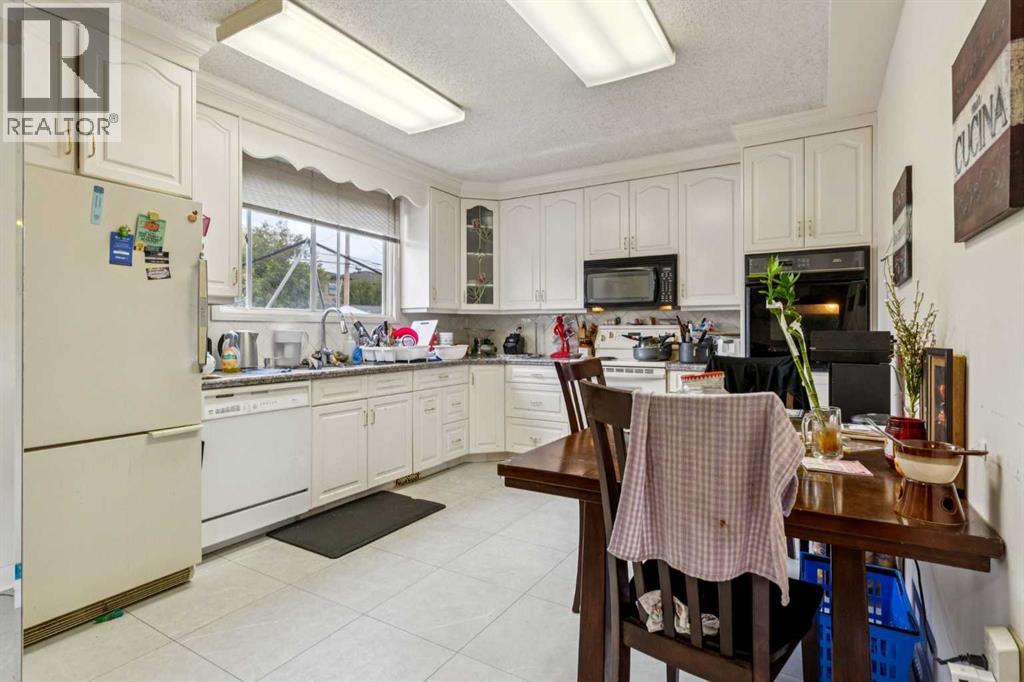 Single Family House for Sale in   Avenue NE Tuxedo Park Calgary 