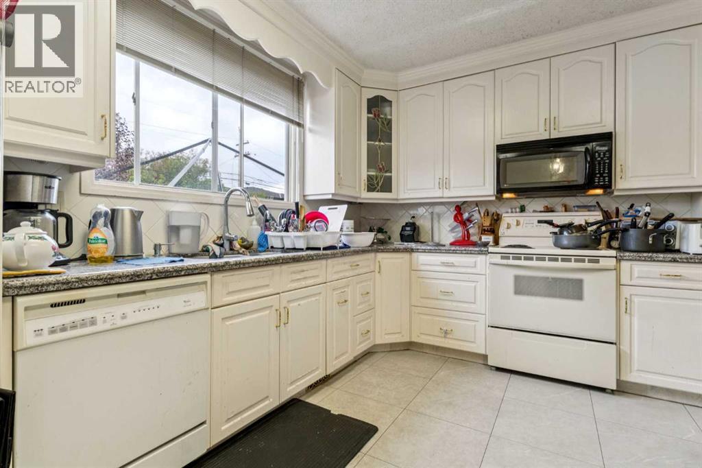 Single Family House for Sale in   Avenue NE Tuxedo Park Calgary 