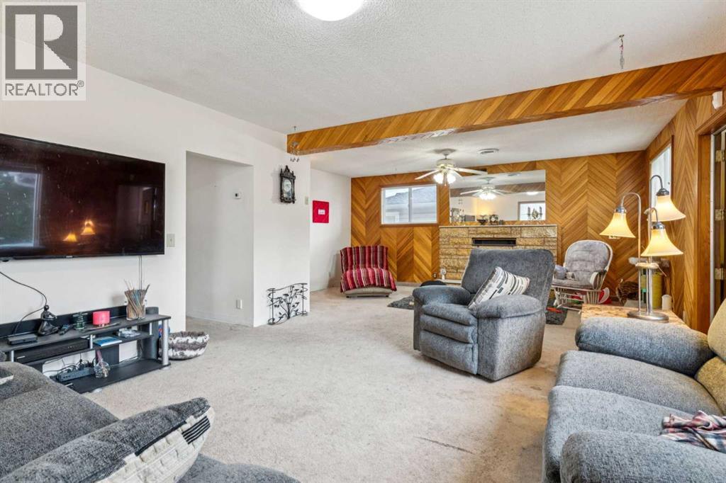 Single Family House for Sale in   Avenue NE Tuxedo Park Calgary 