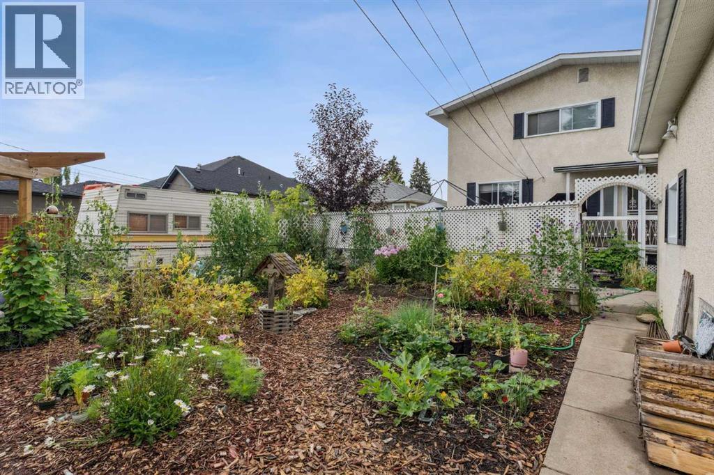 Single Family House for Sale in   Avenue NE Tuxedo Park Calgary 