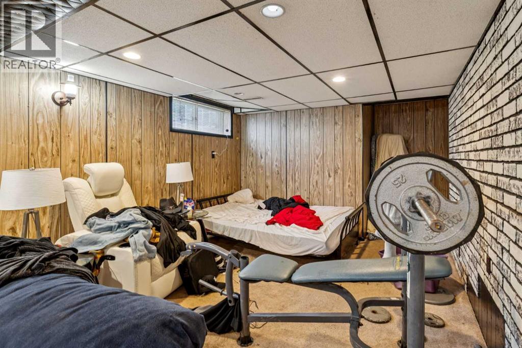 Single Family House for Sale in   Avenue NE Tuxedo Park Calgary 