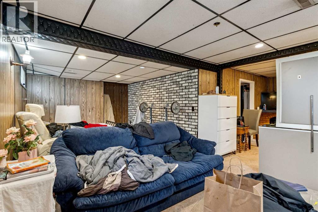 Single Family House for Sale in   Avenue NE Tuxedo Park Calgary 