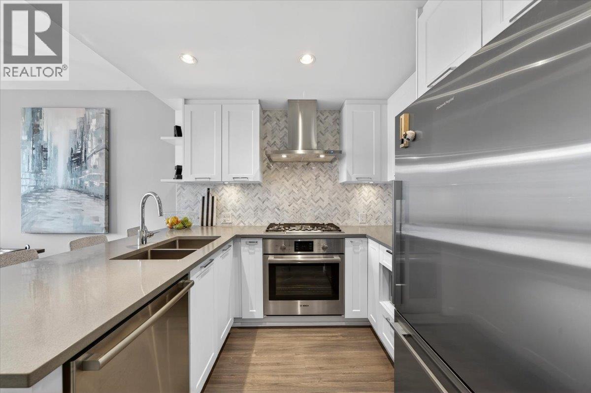 1003 520 COMO LAKE AVENUE, Coquitlam