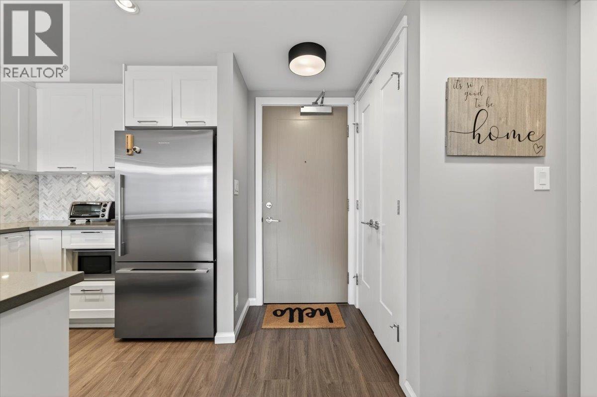 1003 520 COMO LAKE AVENUE, Coquitlam