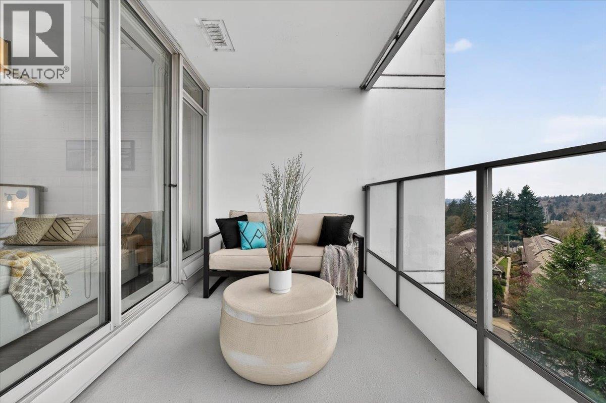 1003 520 COMO LAKE AVENUE, Coquitlam