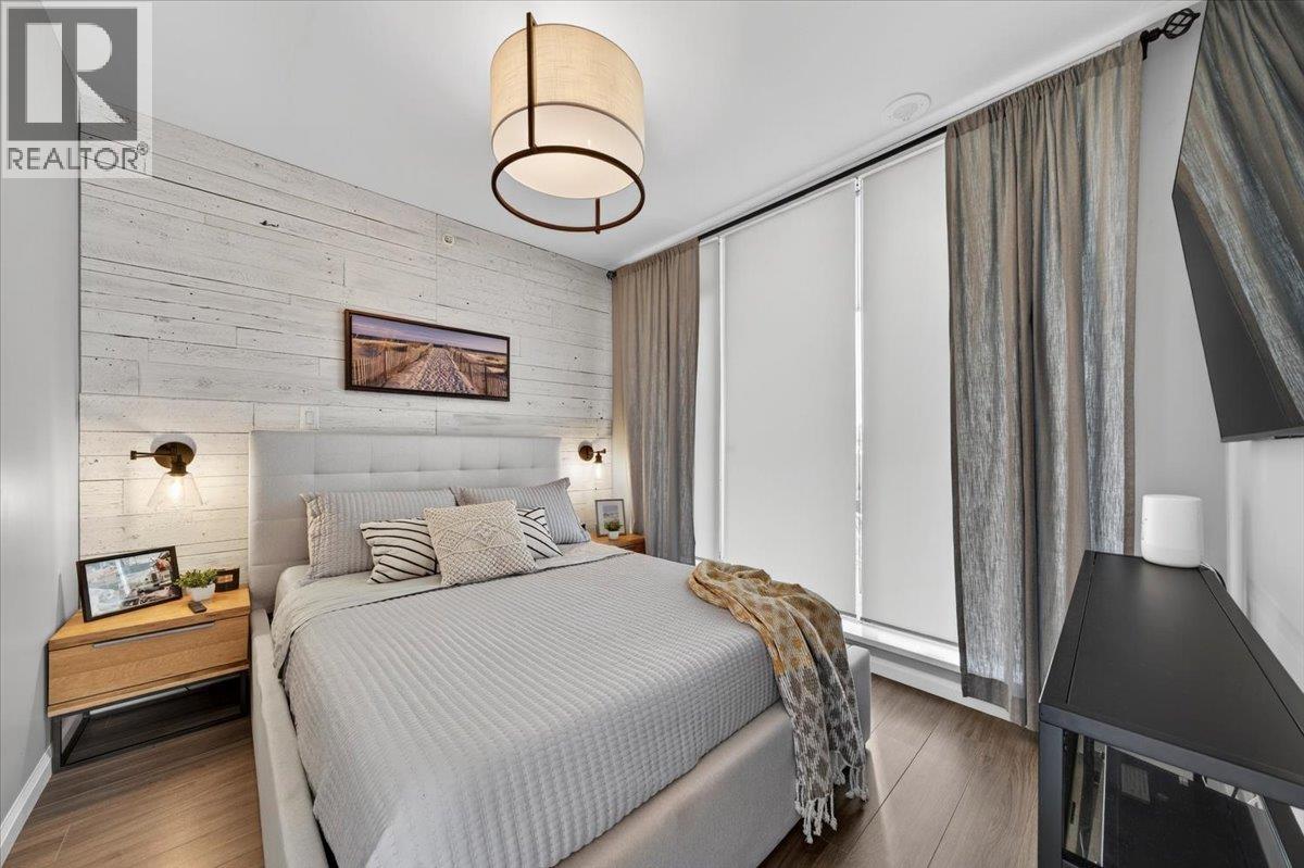 1003 520 COMO LAKE AVENUE, Coquitlam