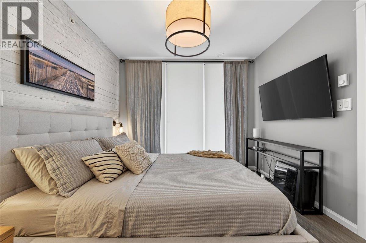 1003 520 COMO LAKE AVENUE, Coquitlam