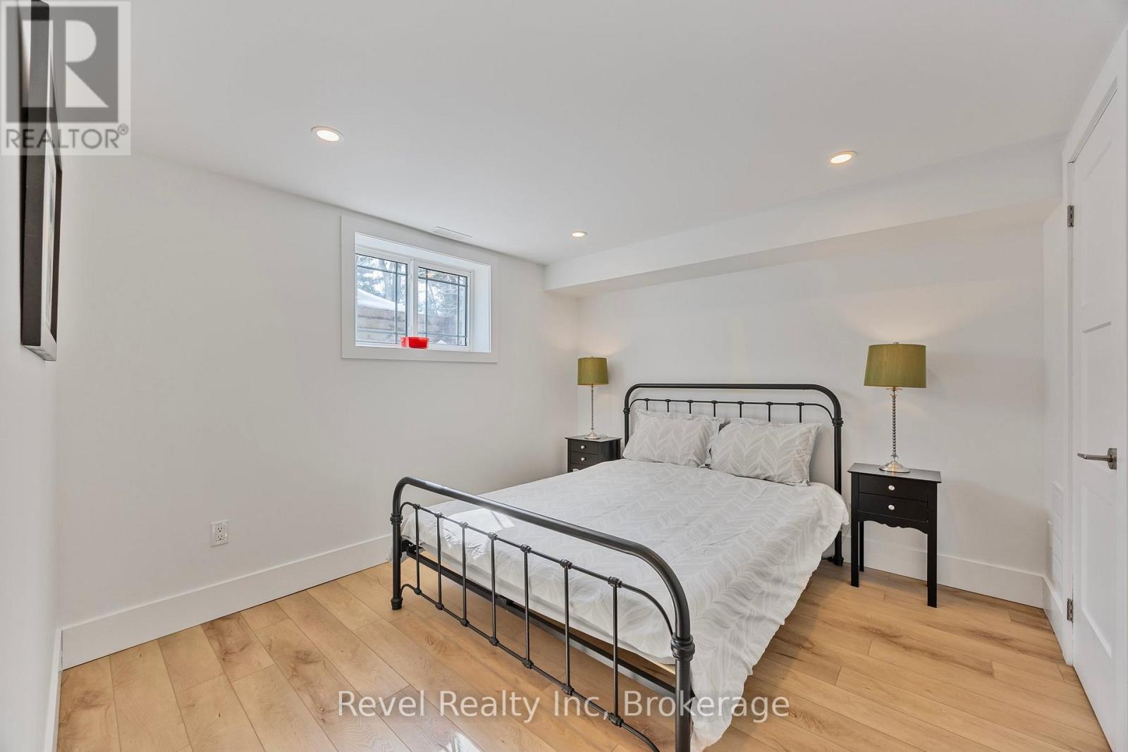15 STONEY ROAD - 31