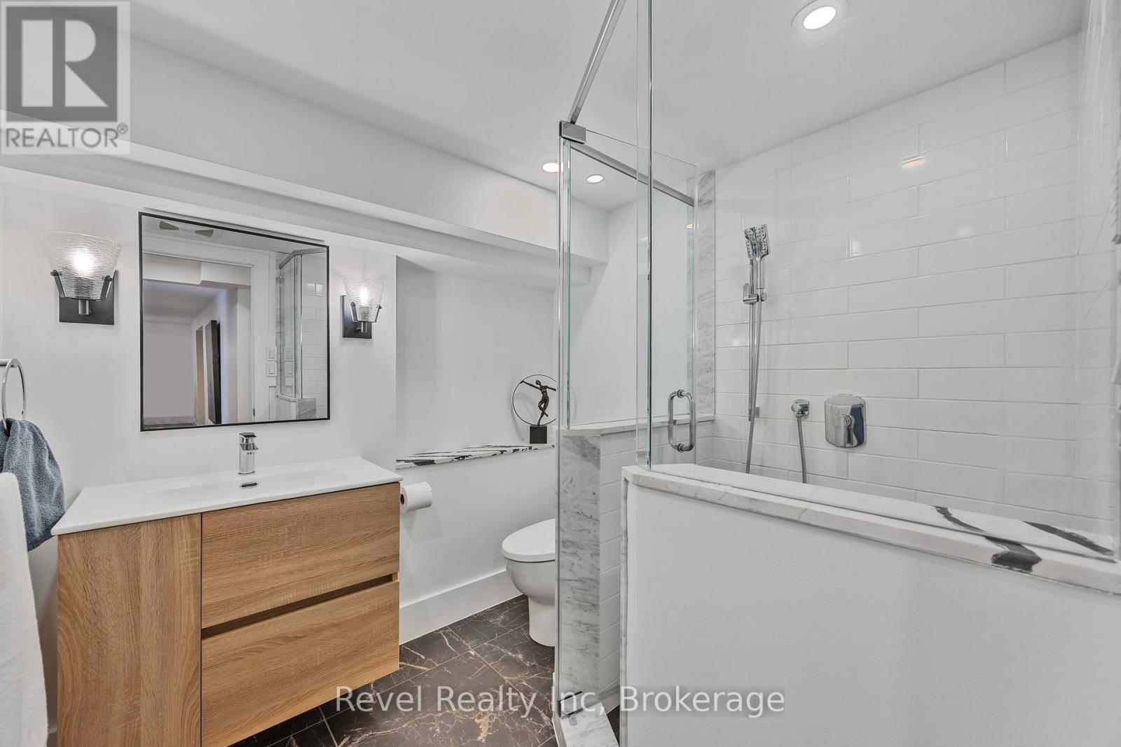 15 STONEY ROAD - 32