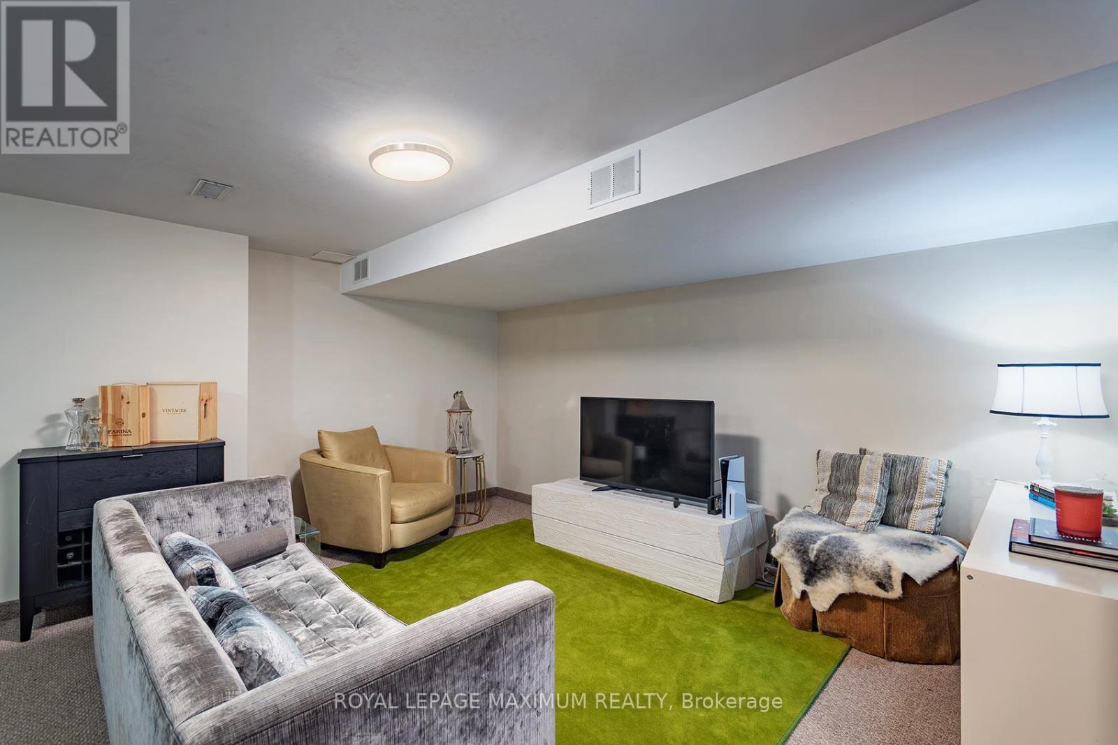 33 LA NEVE AVENUE, Vaughan (Sonoma Heights), Ontario