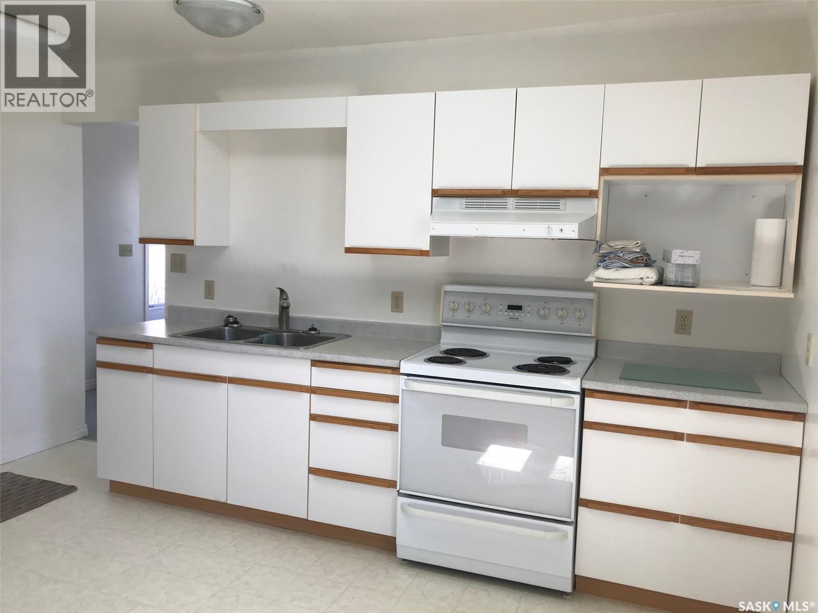 332 RUTTLE AVENUE - Image 3