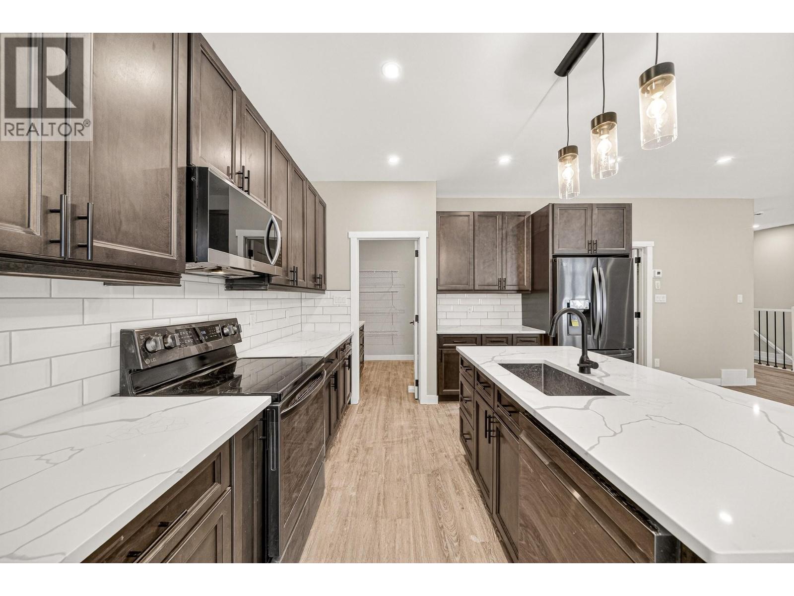 2252 Black Hawk Drive, Sparwood