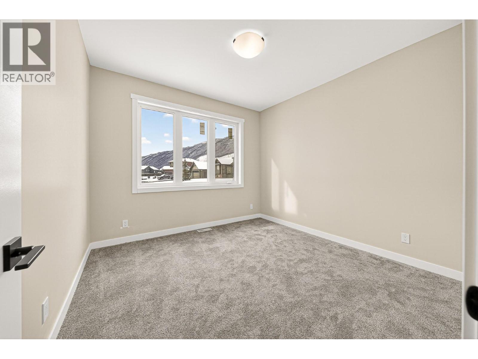 2252 Black Hawk Drive, Sparwood