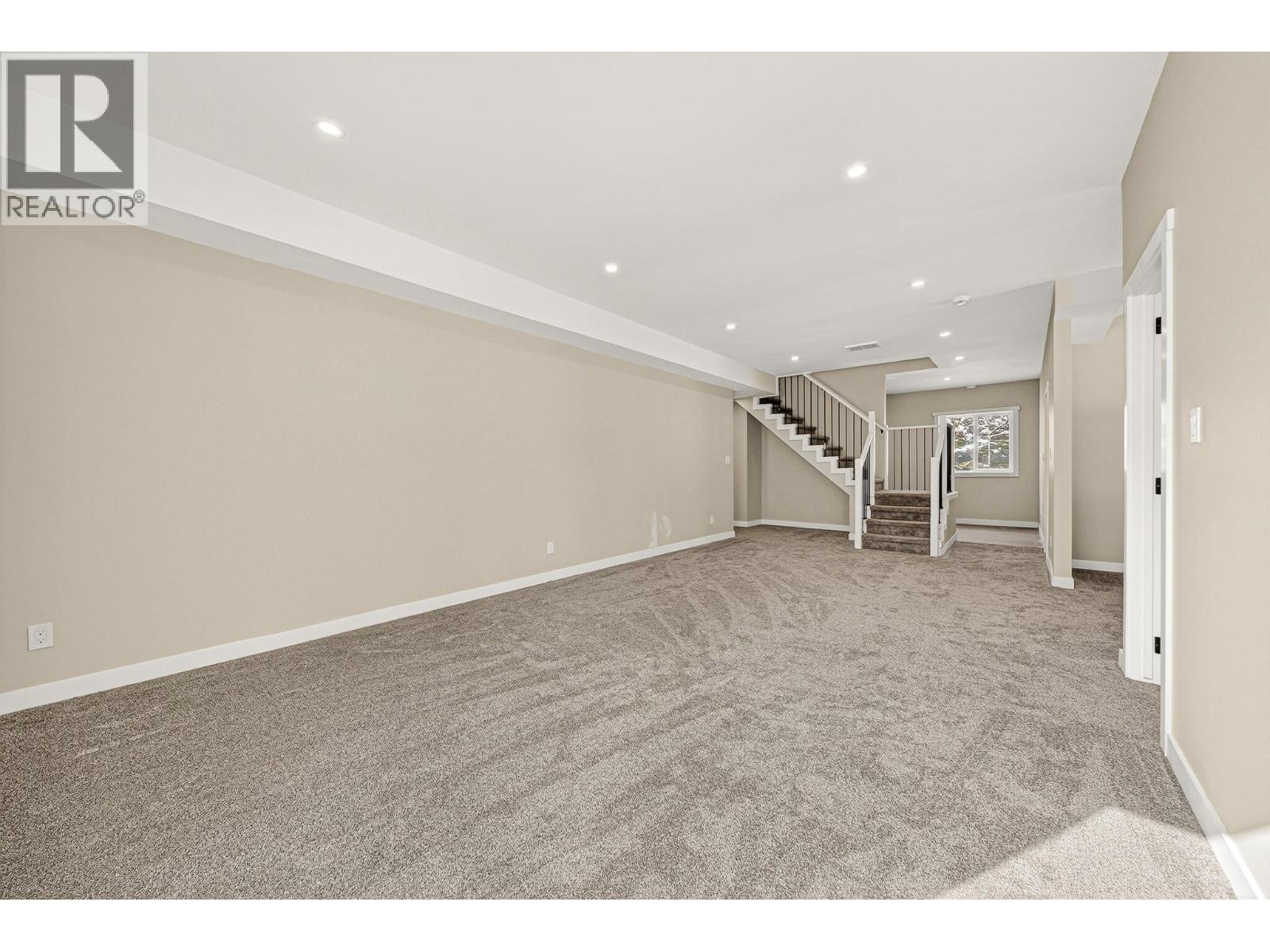 2252 Black Hawk Drive, Sparwood