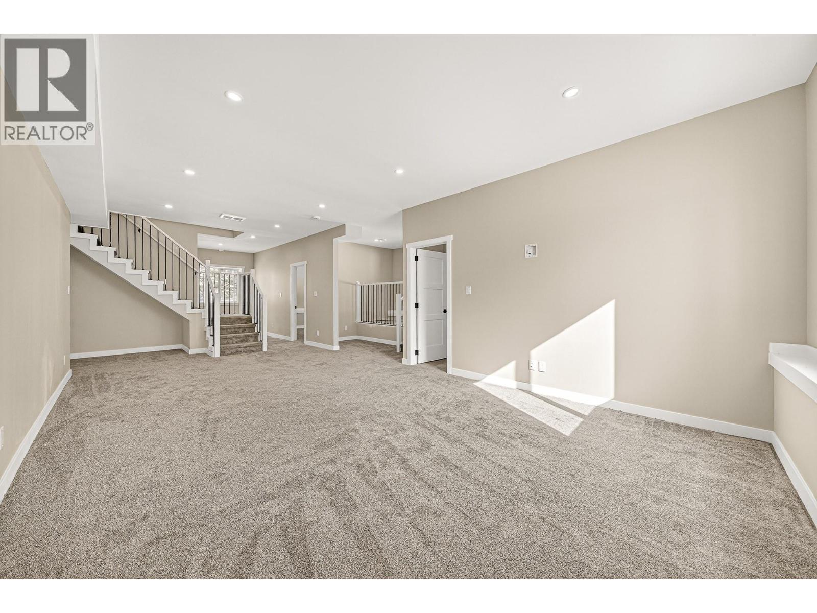 2252 Black Hawk Drive, Sparwood