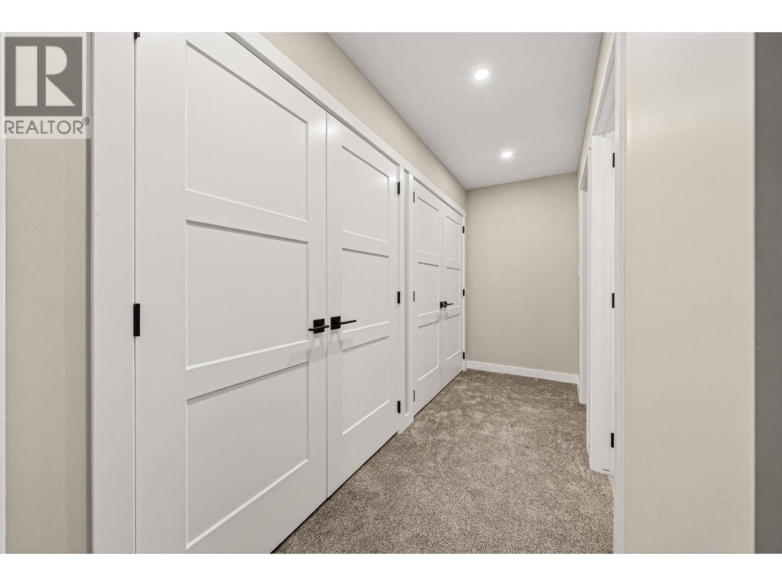 2252 Black Hawk Drive, Sparwood