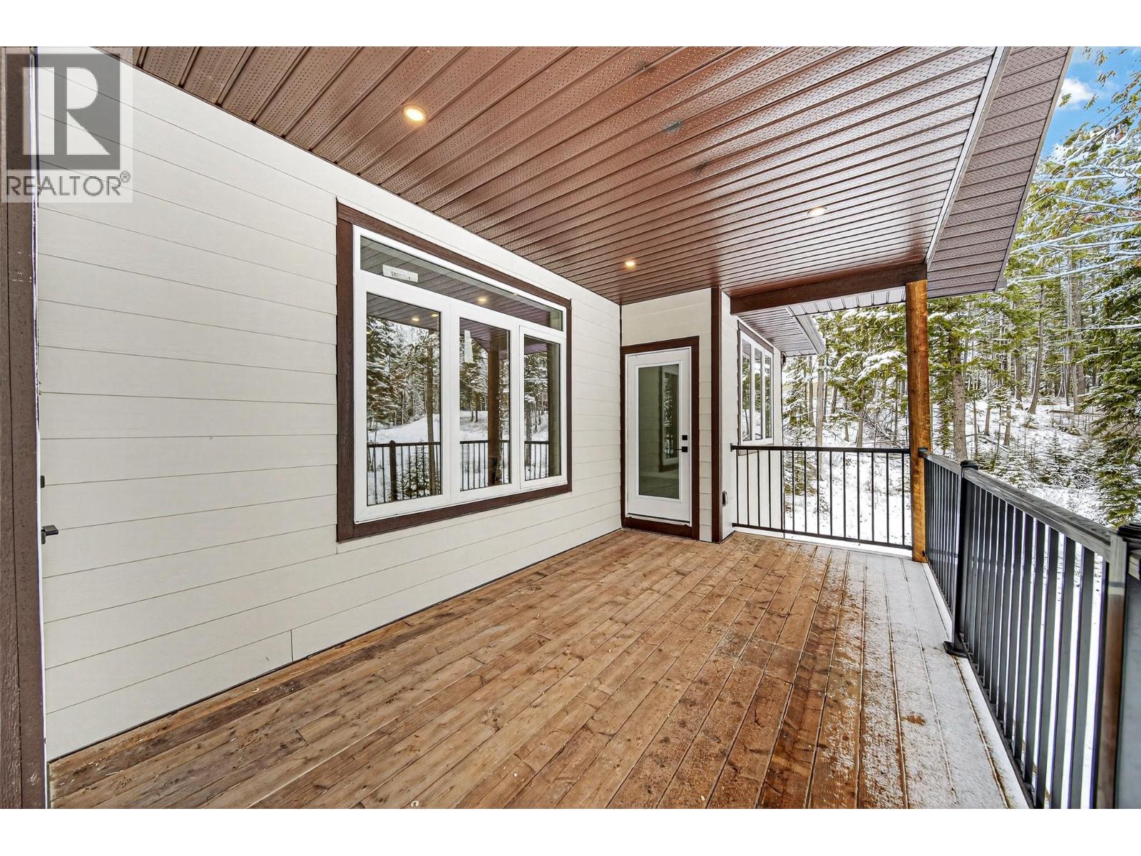 2252 Black Hawk Drive, Sparwood