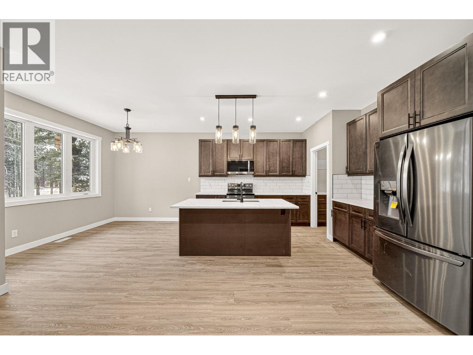 2252 Black Hawk Drive, Sparwood