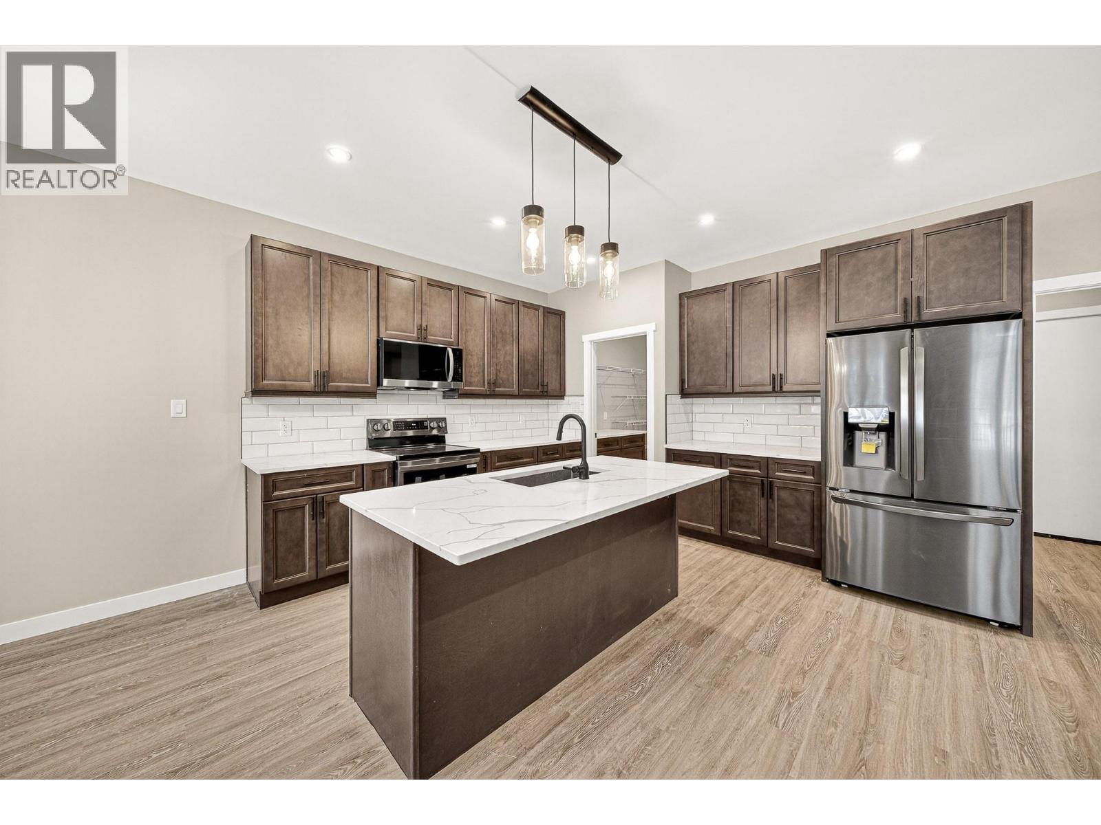 2252 Black Hawk Drive, Sparwood