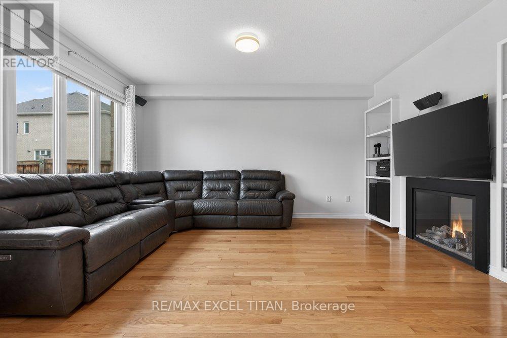 17 TYSONVILLE CIRCLE - 6