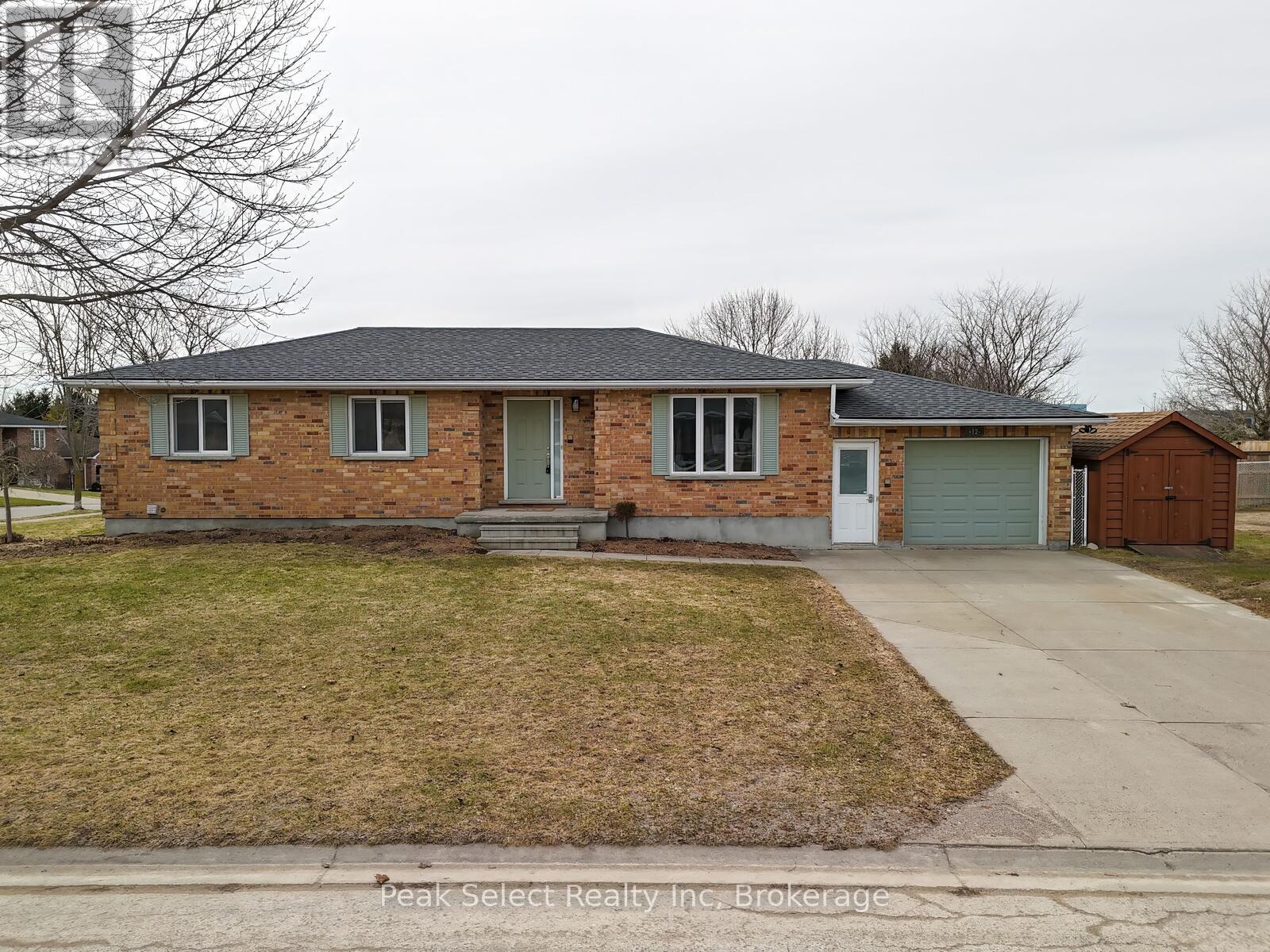 12 MEADOWRIDGE DRIVE