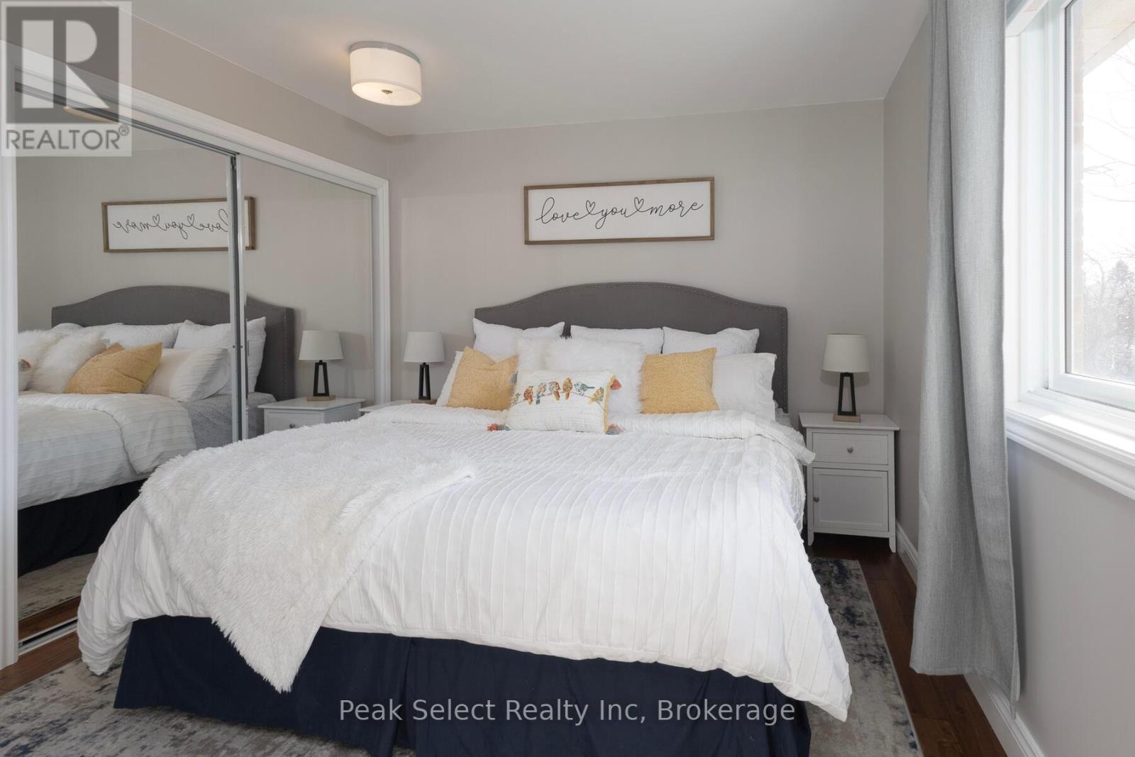 12 MEADOWRIDGE DRIVE - 23