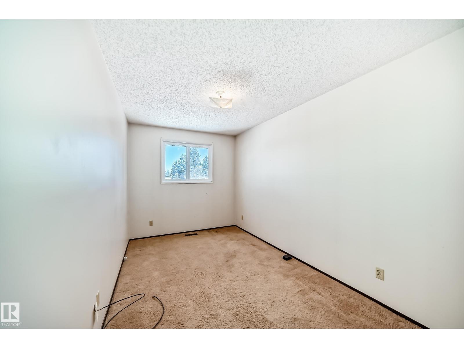 4432 33A AV NW, Edmonton