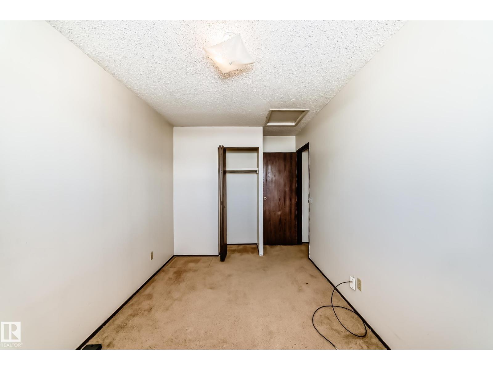 4432 33A AV NW, Edmonton