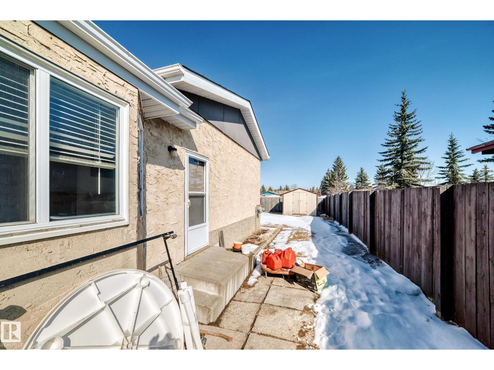 4432 33A AV NW, Edmonton