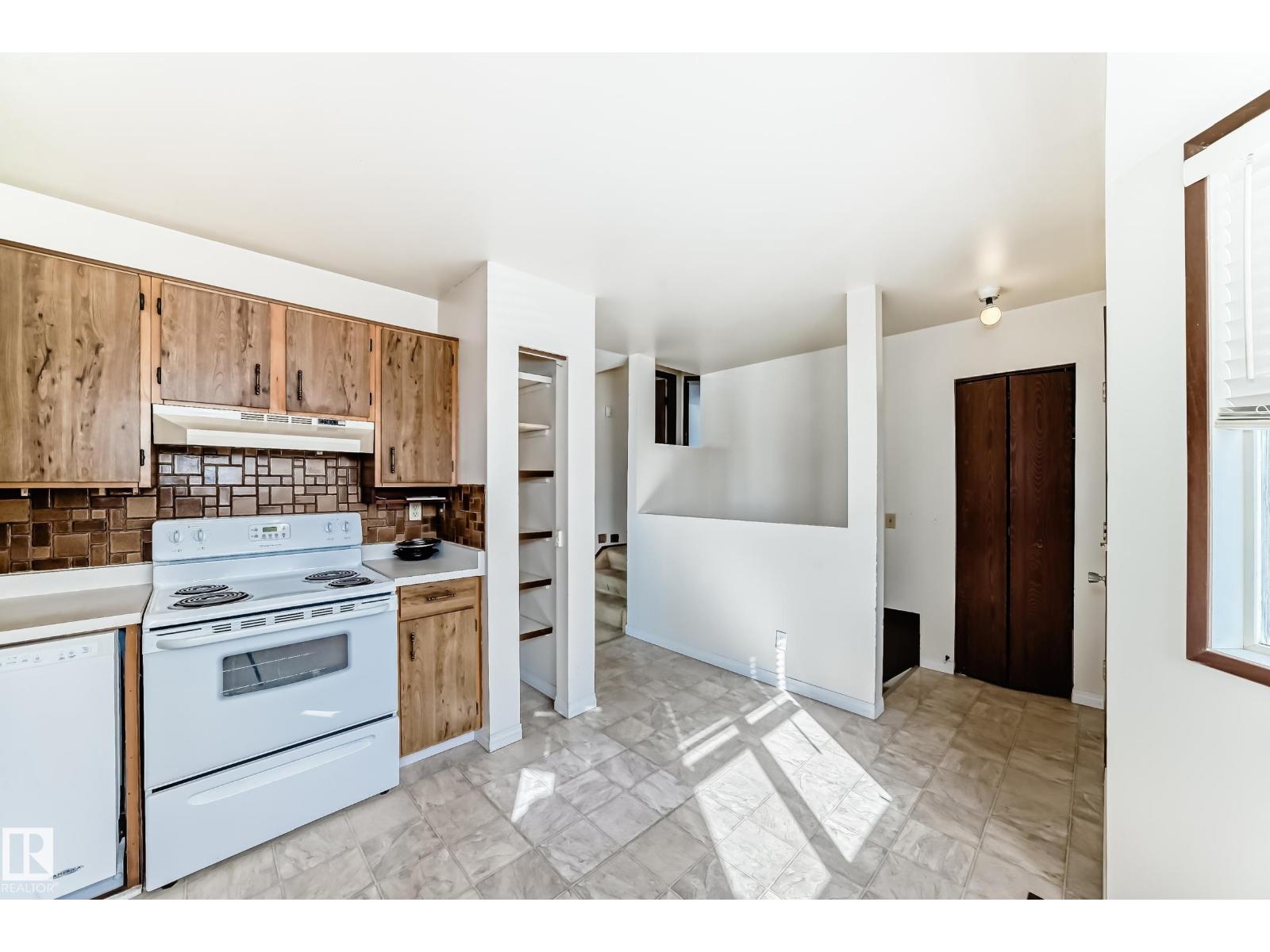 4432 33A AV NW, Edmonton