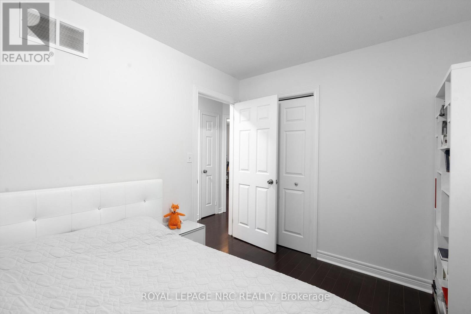 #B 393 GLENDALE AVENUE - 17